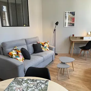 Sublime T2, Entierement Renove Appartement
